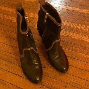 2inch heel. Espresso brown ankle boots.